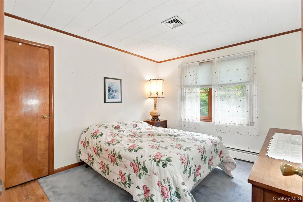 31 Red Barn Road Pine Bush, NY 12566