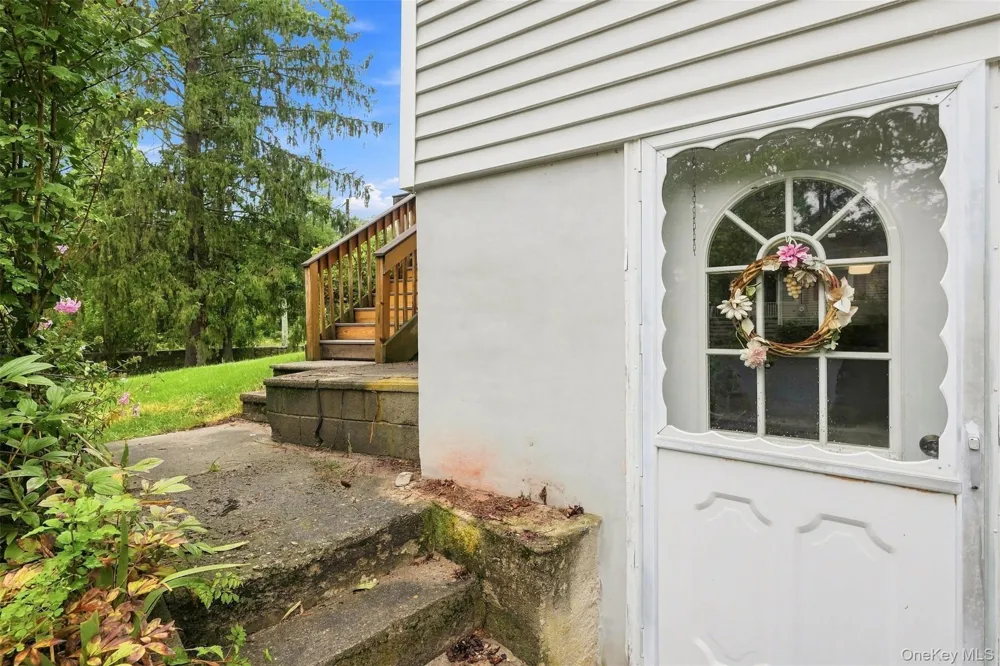 31 Red Barn Road Pine Bush, NY 12566