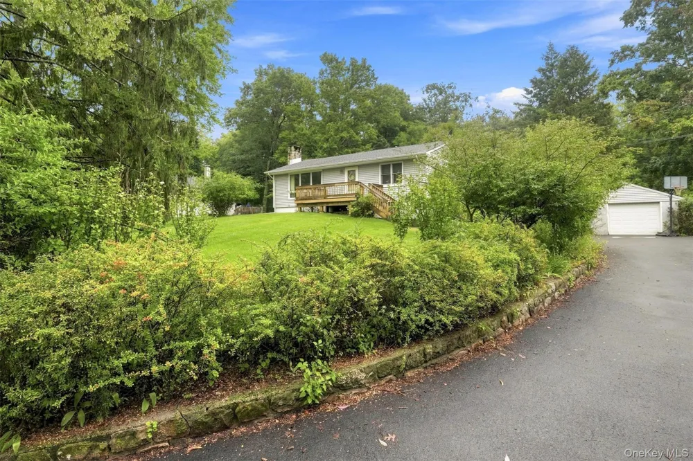 31 Red Barn Road Pine Bush, NY 12566