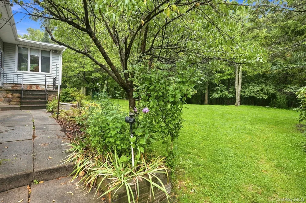 31 Red Barn Road Pine Bush, NY 12566