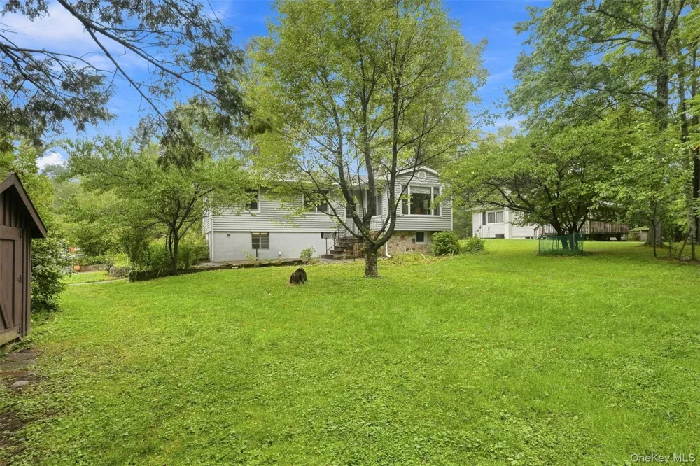 31 Red Barn Road Pine Bush, NY 12566