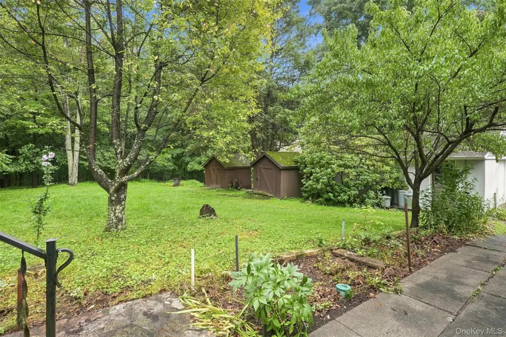 31 Red Barn Road Pine Bush, NY 12566