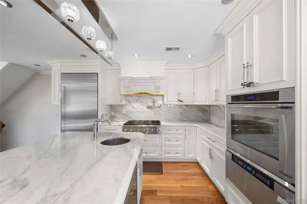 229 Ditmars Street Bronx, NY 10464