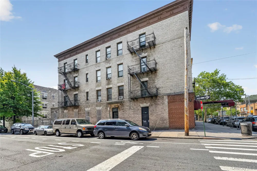 2476 Arthur Avenue Bronx, NY 10458