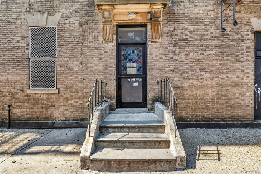 2476 Arthur Avenue Bronx, NY 10458