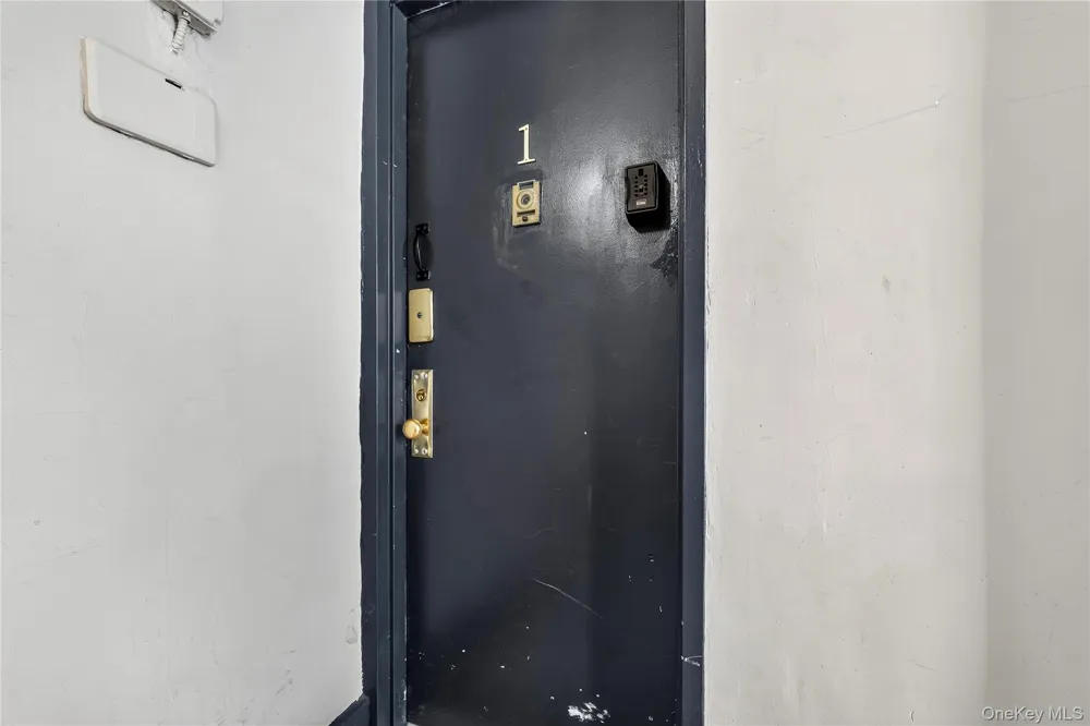 2476 Arthur Avenue Bronx, NY 10458