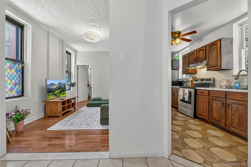 2476 Arthur Avenue Bronx, NY 10458