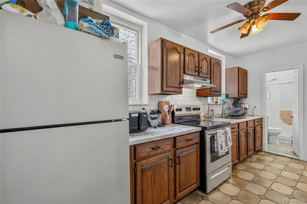 2476 Arthur Avenue Bronx, NY 10458