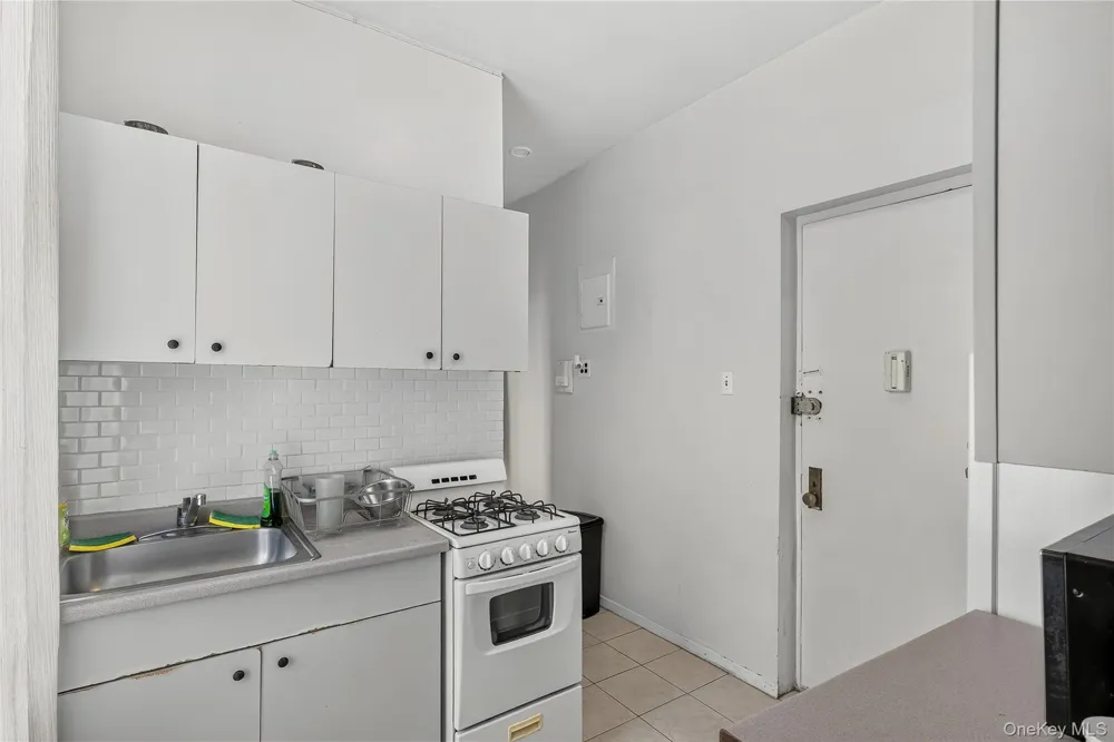 2476 Arthur Avenue Bronx, NY 10458