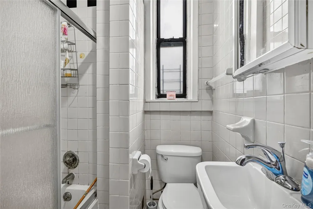 2476 Arthur Avenue Bronx, NY 10458