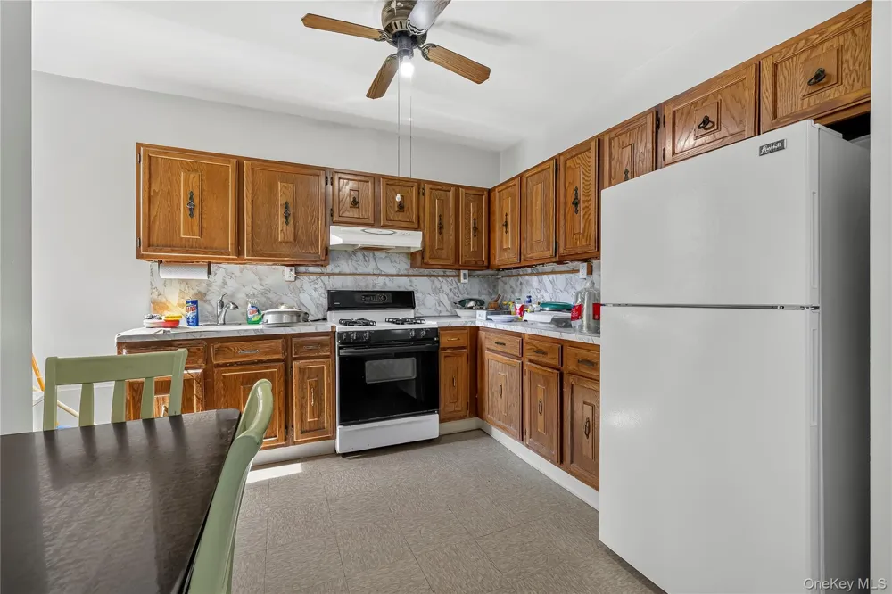2476 Arthur Avenue Bronx, NY 10458