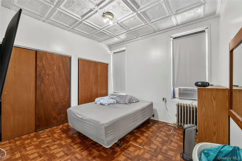 2476 Arthur Avenue Bronx, NY 10458