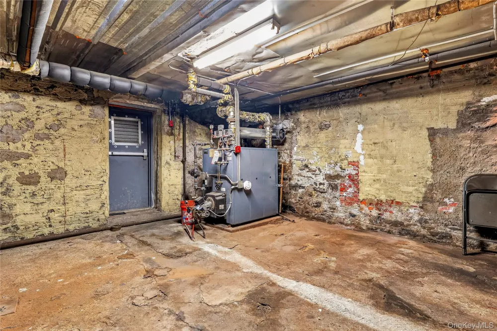 2476 Arthur Avenue Bronx, NY 10458