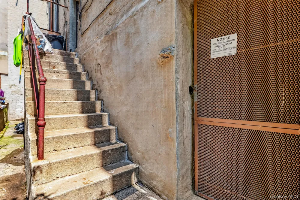 2476 Arthur Avenue Bronx, NY 10458