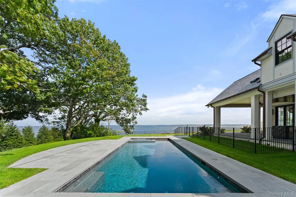 104 Premium Point Mamaroneck, NY 10801