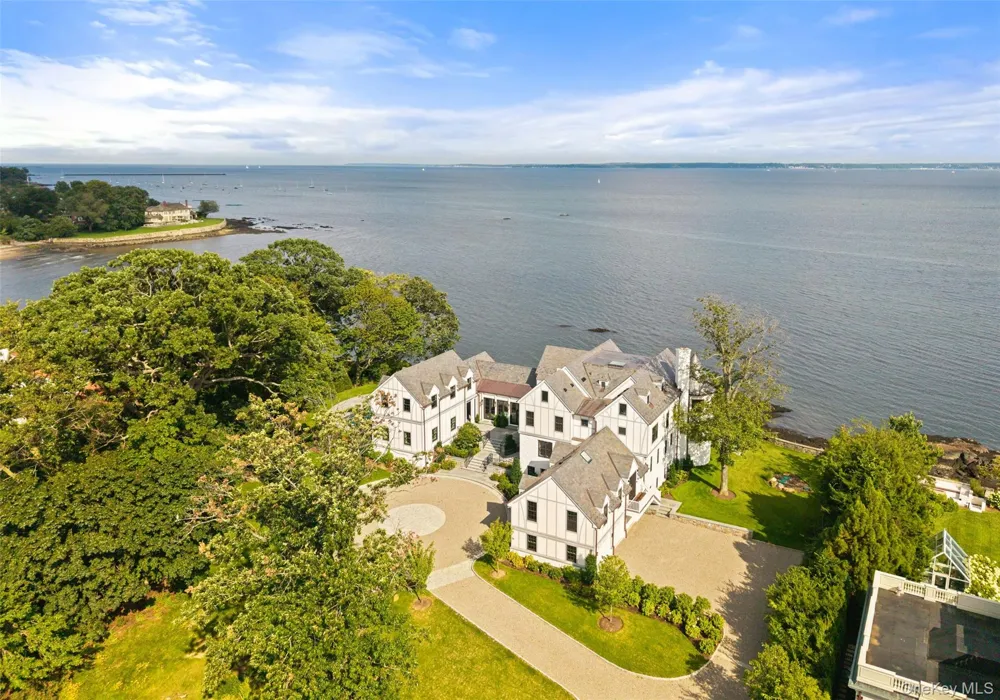104 Premium Point Mamaroneck, NY 10801