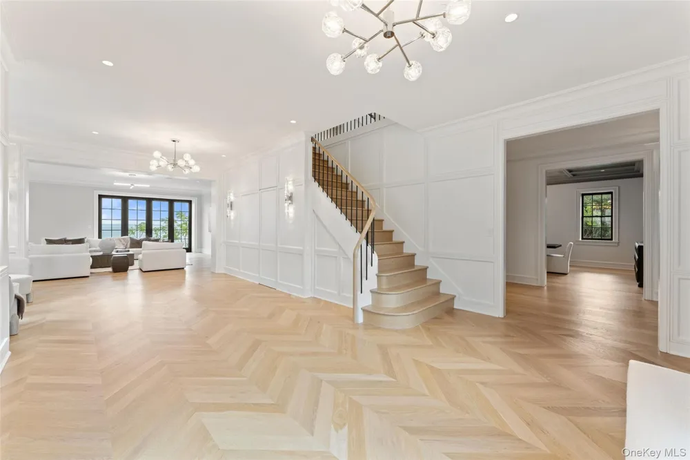 104 Premium Point Mamaroneck, NY 10801