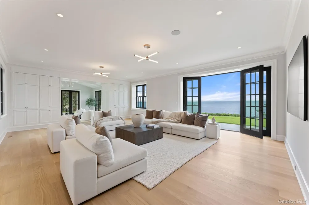 104 Premium Point Mamaroneck, NY 10801