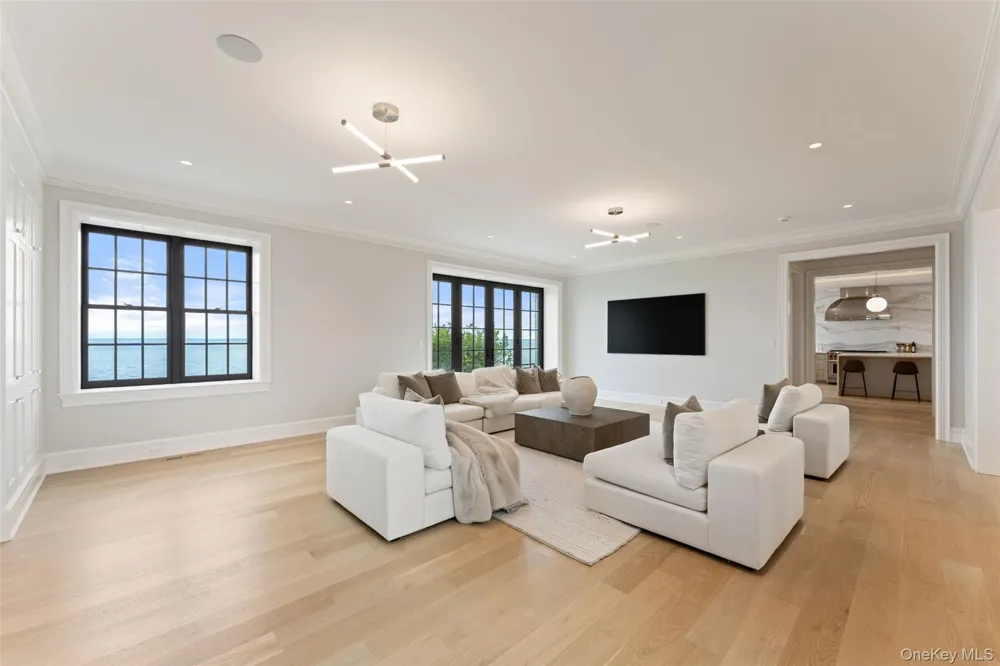 104 Premium Point Mamaroneck, NY 10801
