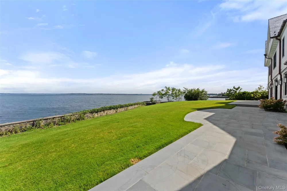 104 Premium Point Mamaroneck, NY 10801