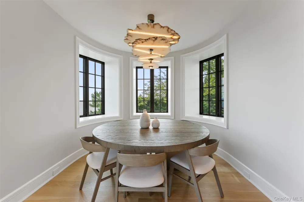 104 Premium Point Mamaroneck, NY 10801