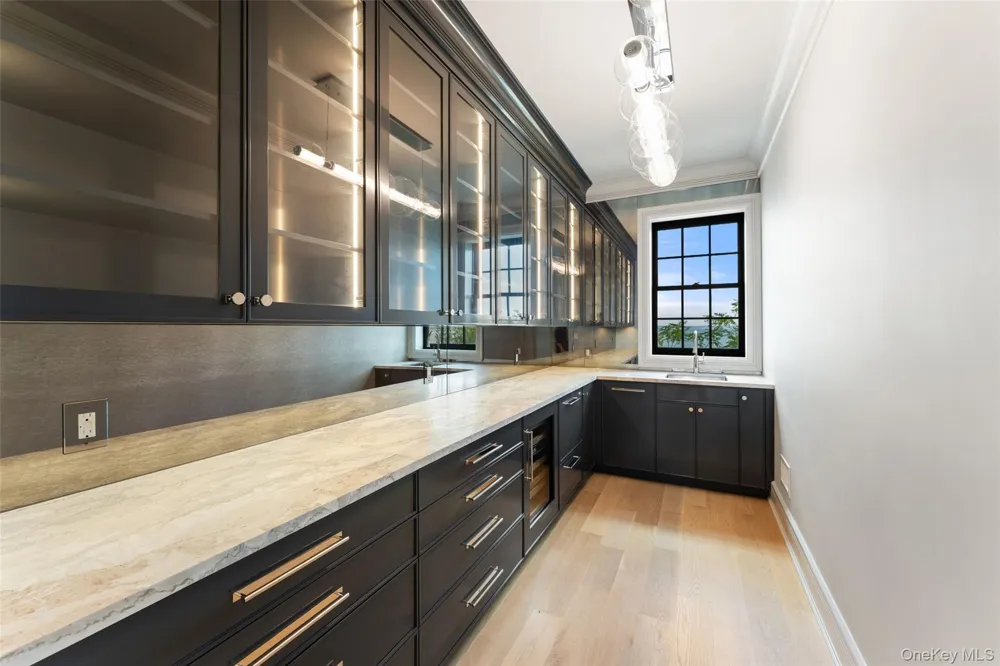 104 Premium Point Mamaroneck, NY 10801