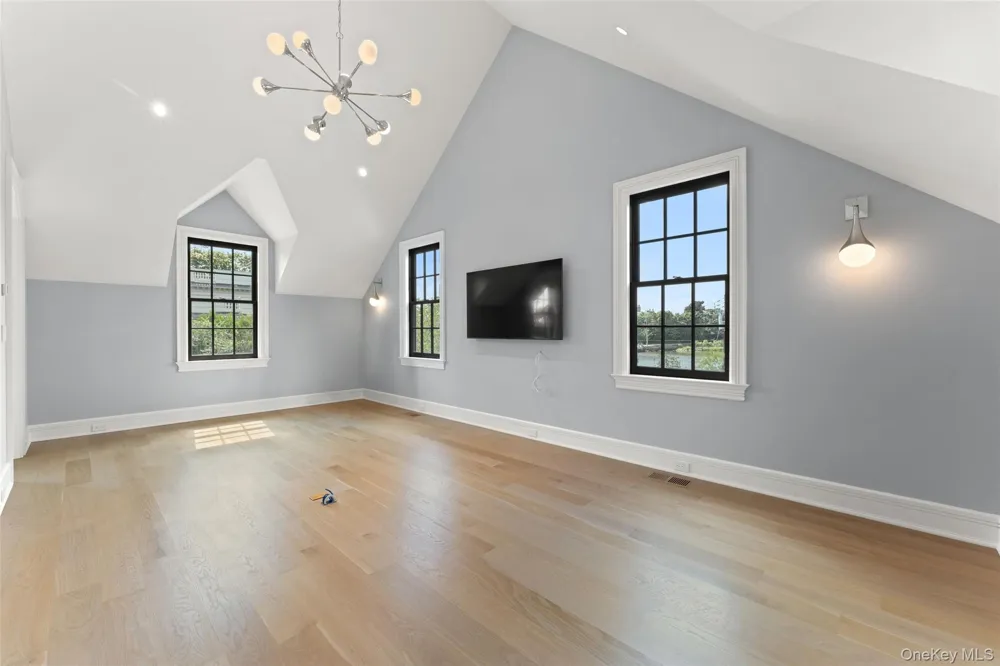 104 Premium Point Mamaroneck, NY 10801