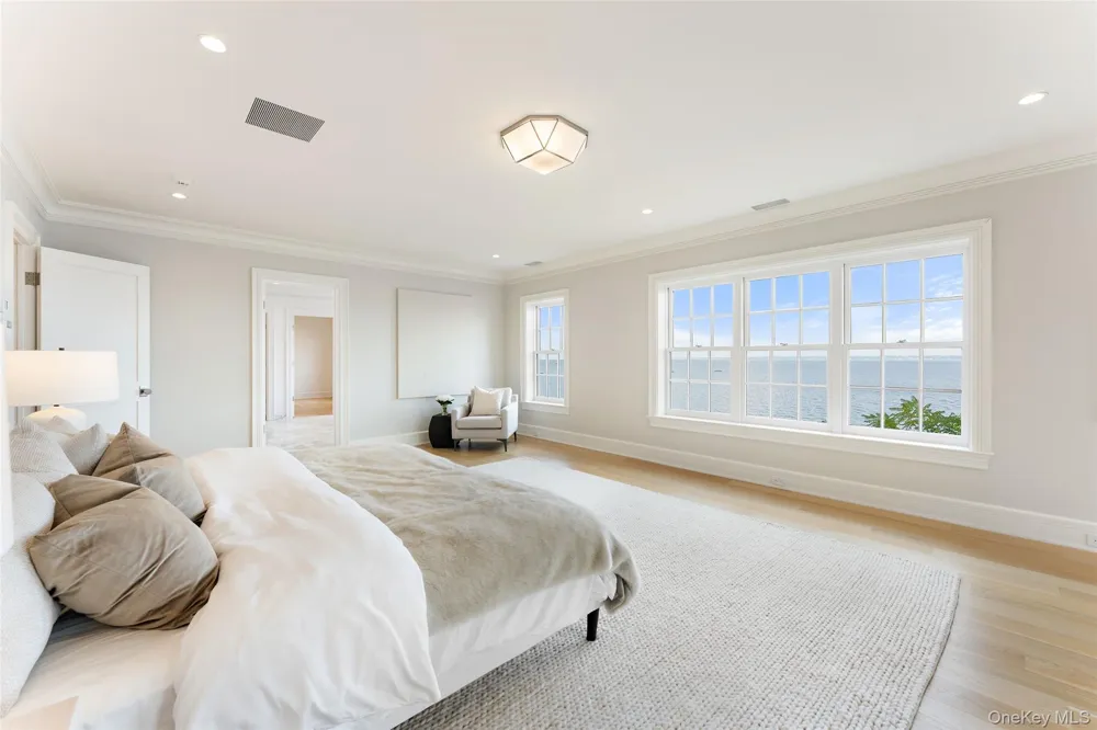 104 Premium Point Mamaroneck, NY 10801