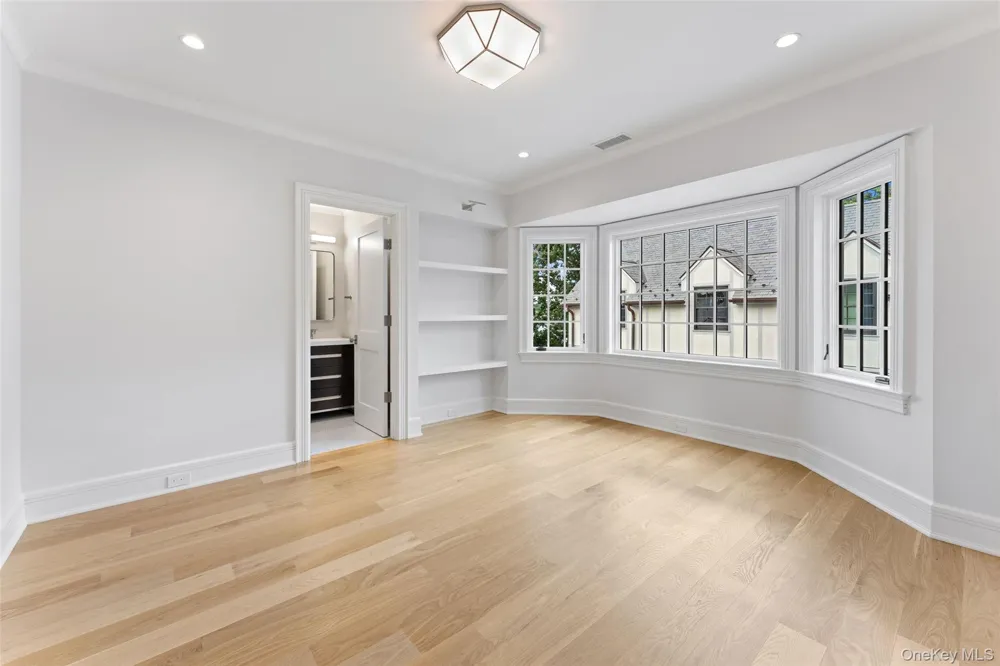 104 Premium Point Mamaroneck, NY 10801
