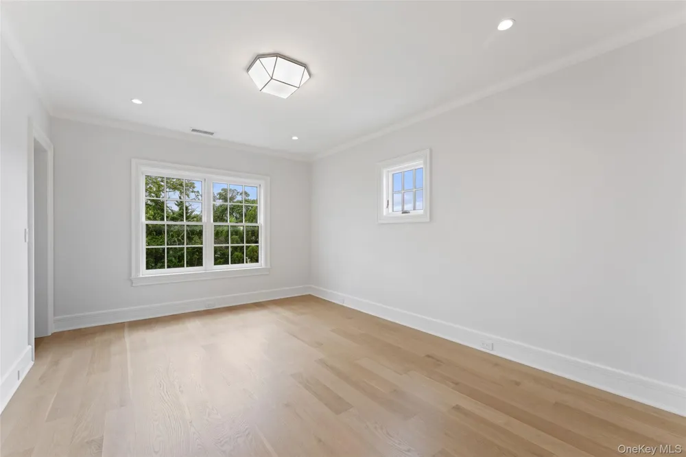104 Premium Point Mamaroneck, NY 10801