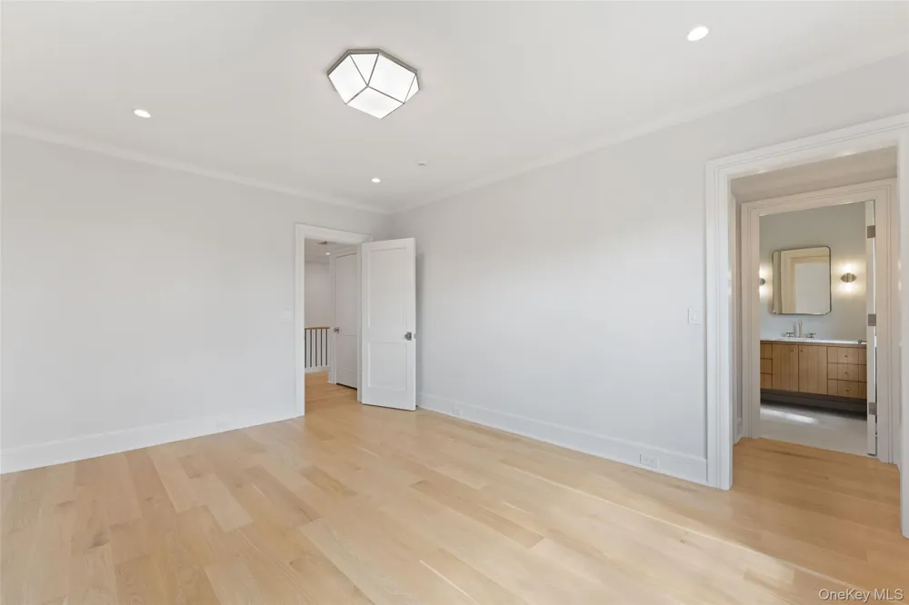 104 Premium Point Mamaroneck, NY 10801