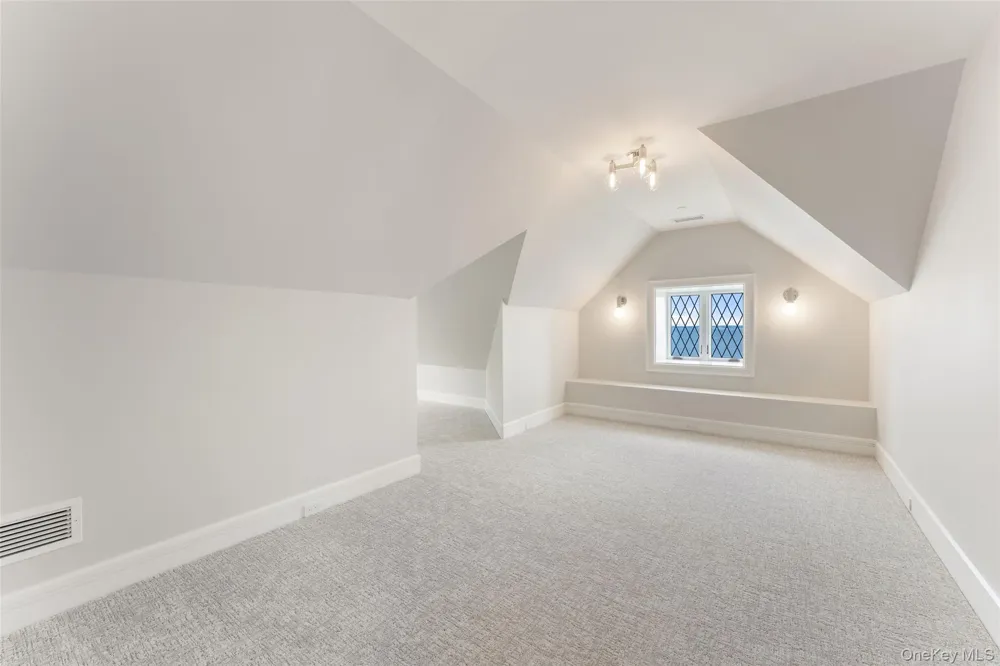 104 Premium Point Mamaroneck, NY 10801