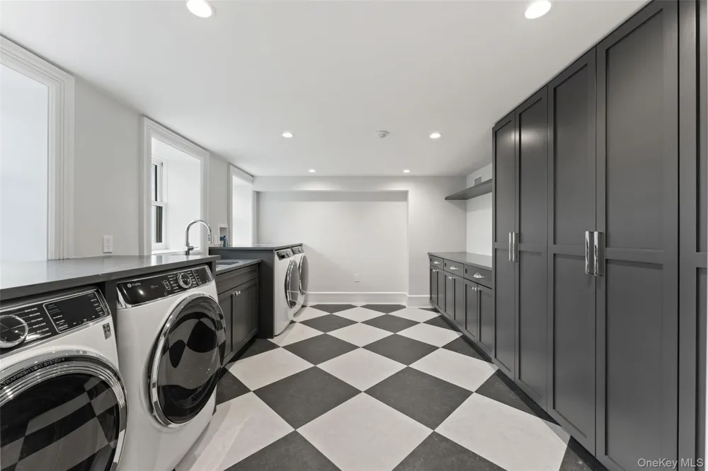104 Premium Point Mamaroneck, NY 10801