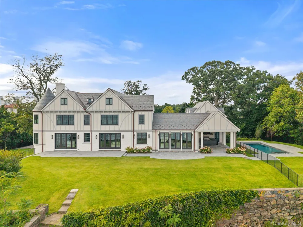 104 Premium Point Mamaroneck, NY 10801