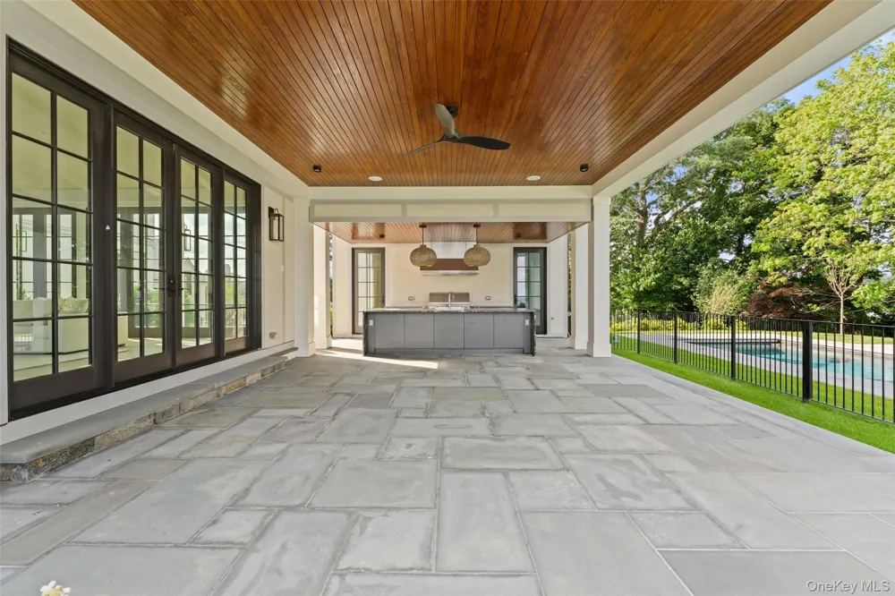 104 Premium Point Mamaroneck, NY 10801