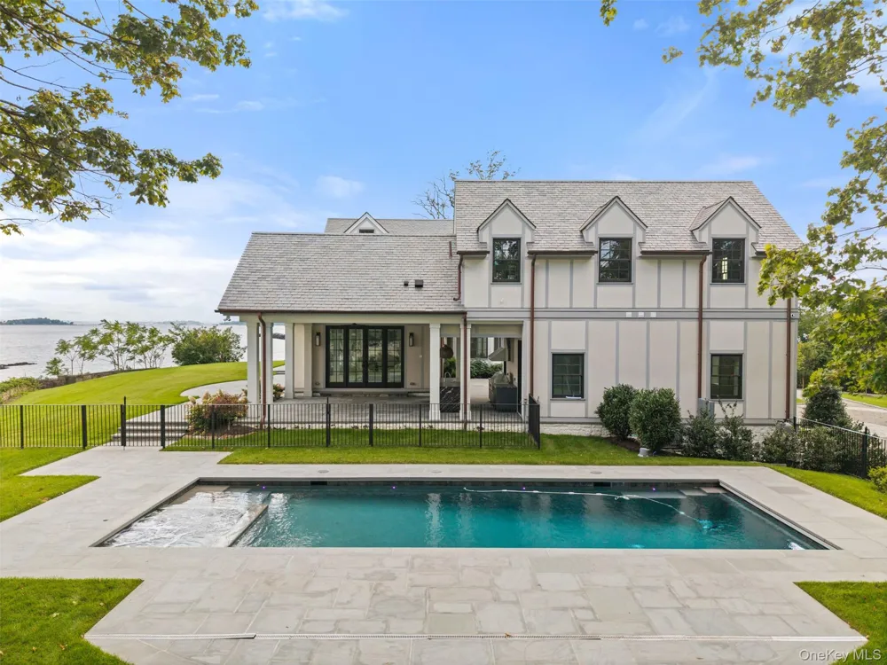 104 Premium Point Mamaroneck, NY 10801