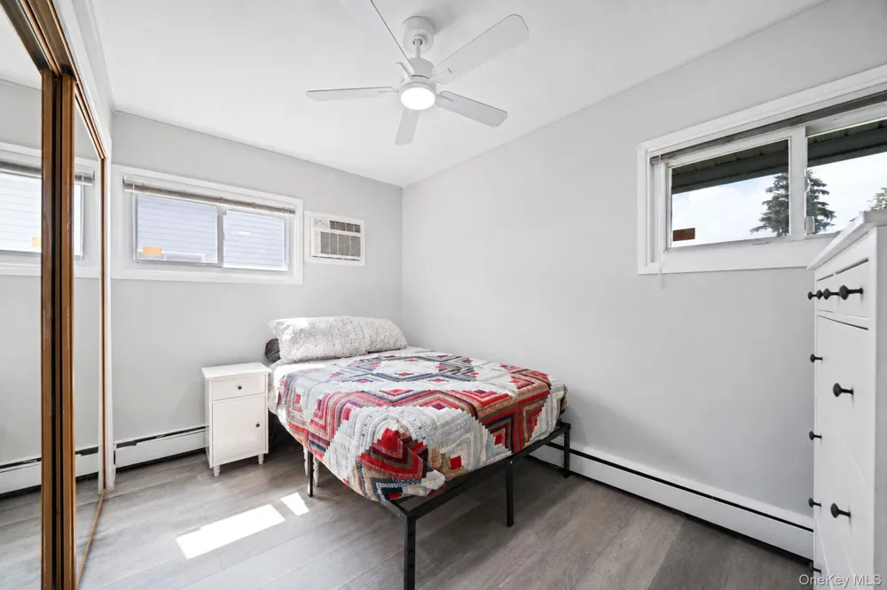 90 TWIN LANE Wantagh, NY 11793