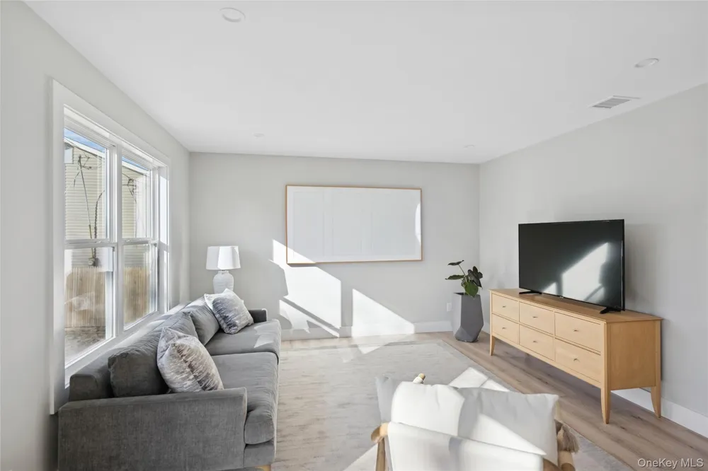 909 Ostrander Avenue Riverhead, NY 11901