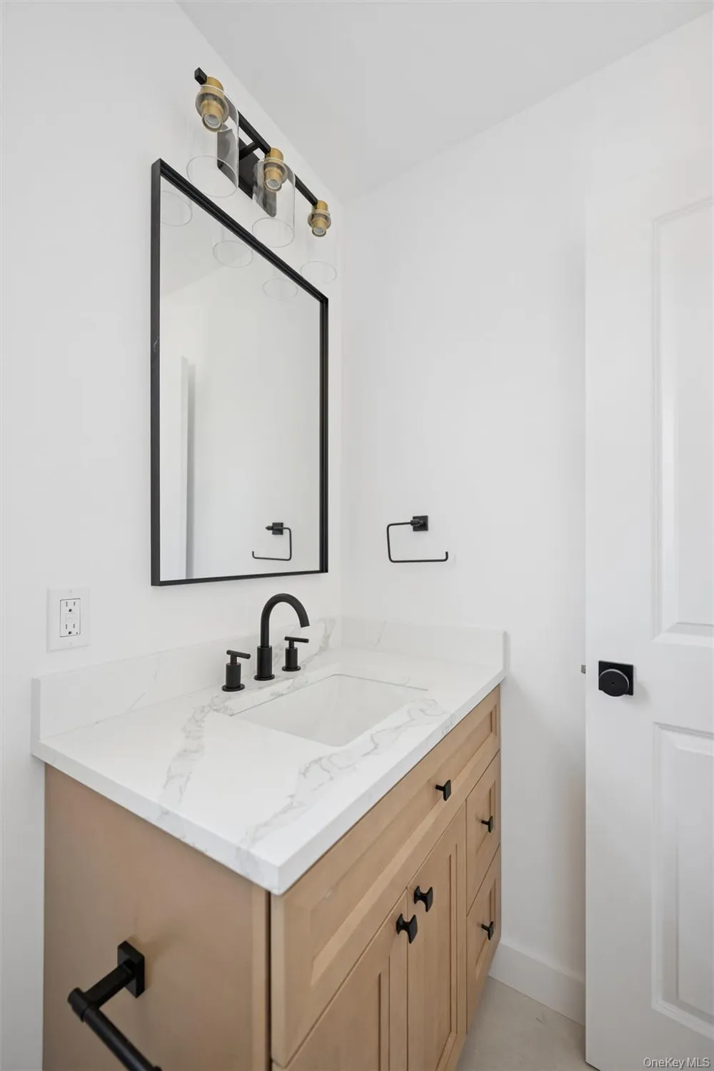 909 Ostrander Avenue Riverhead, NY 11901