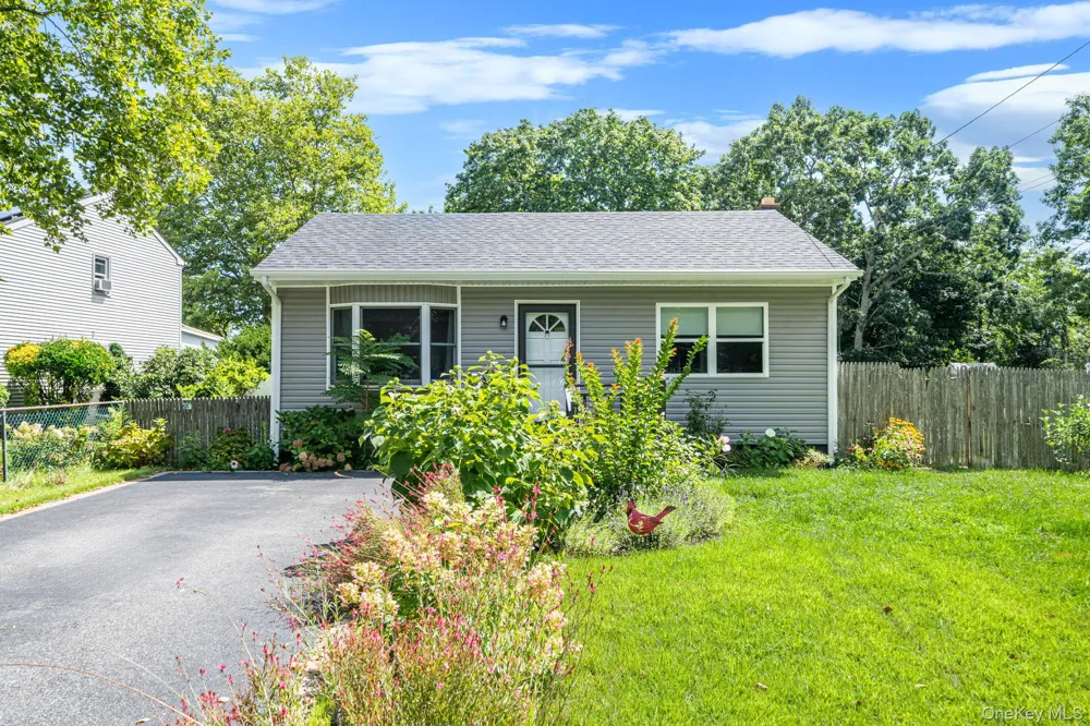 12 Allanwood Drive Shirley, NY 11967