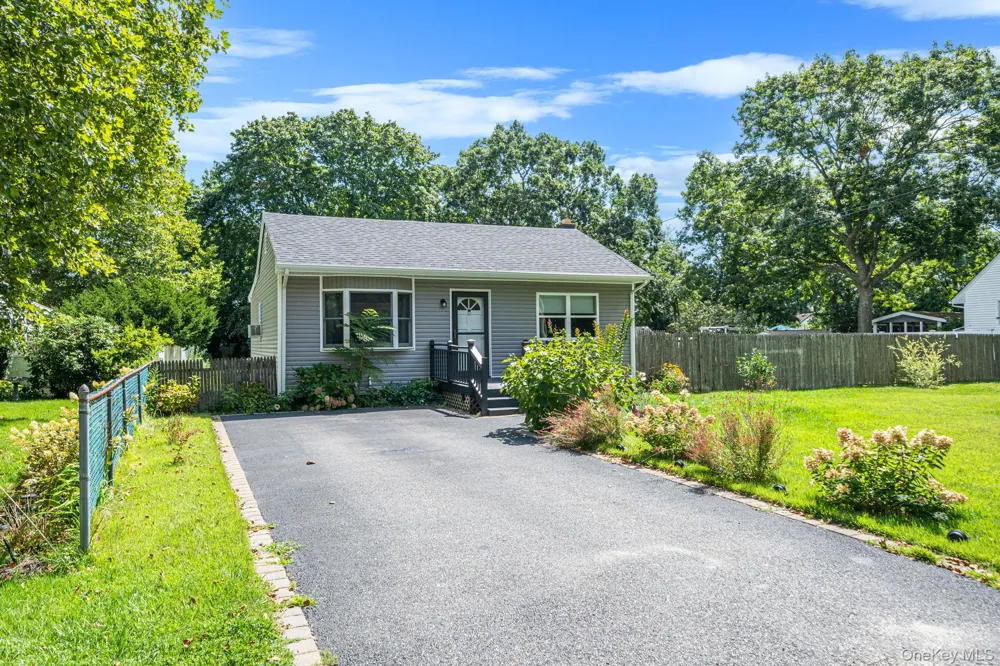 12 Allanwood Drive Shirley, NY 11967