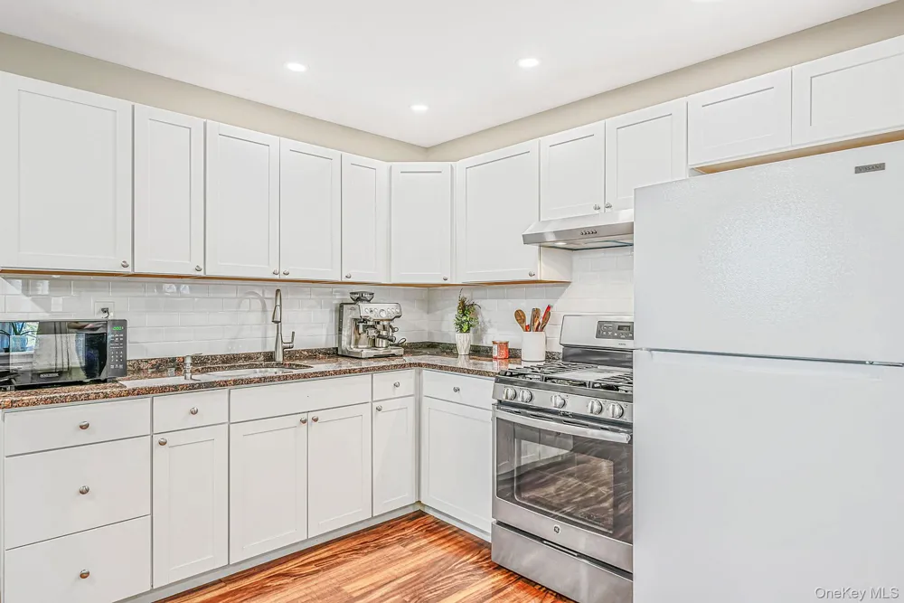 12 Allanwood Drive Shirley, NY 11967