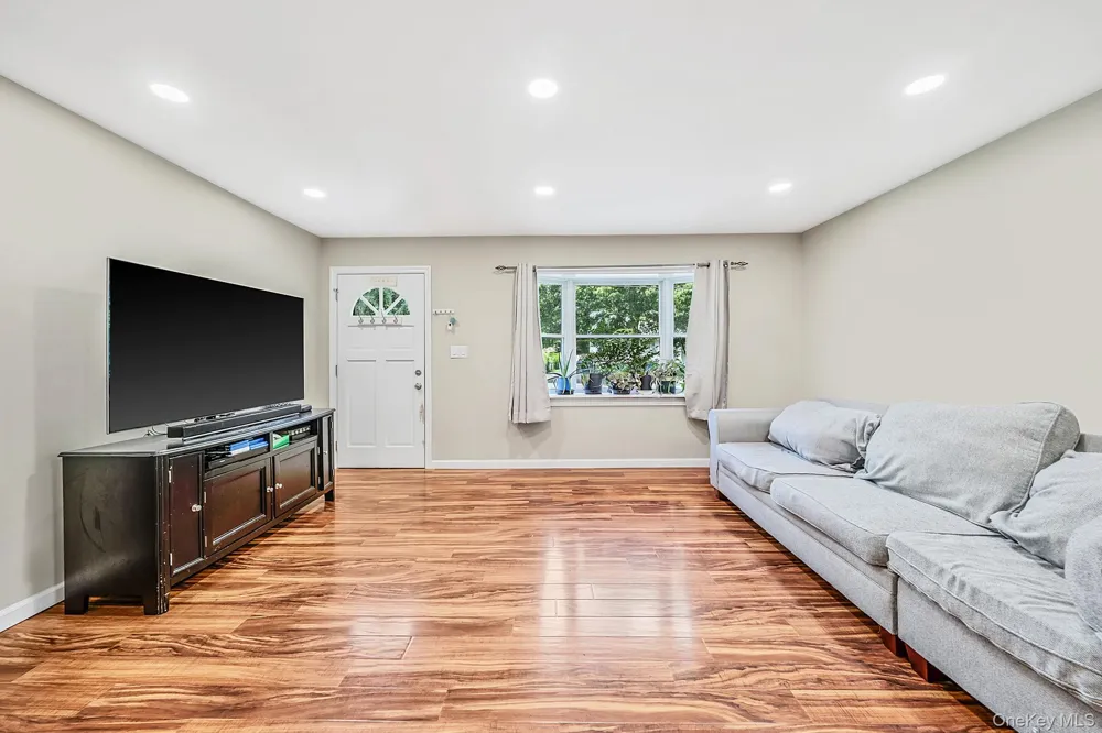 12 Allanwood Drive Shirley, NY 11967