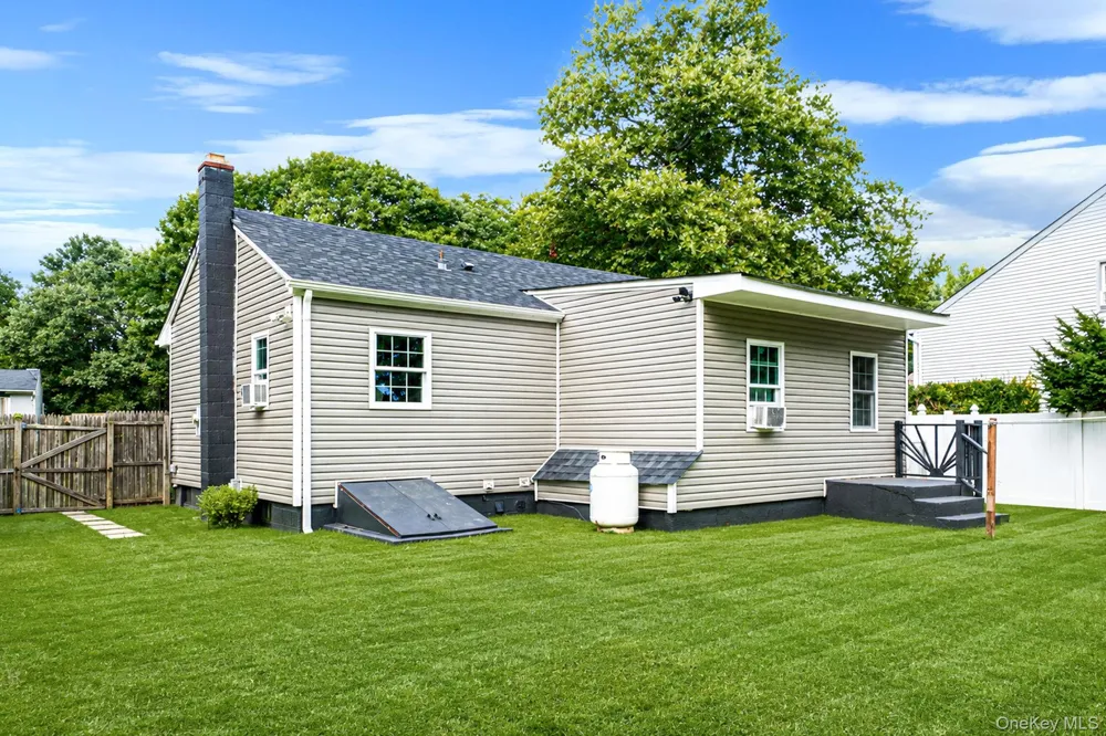 12 Allanwood Drive Shirley, NY 11967
