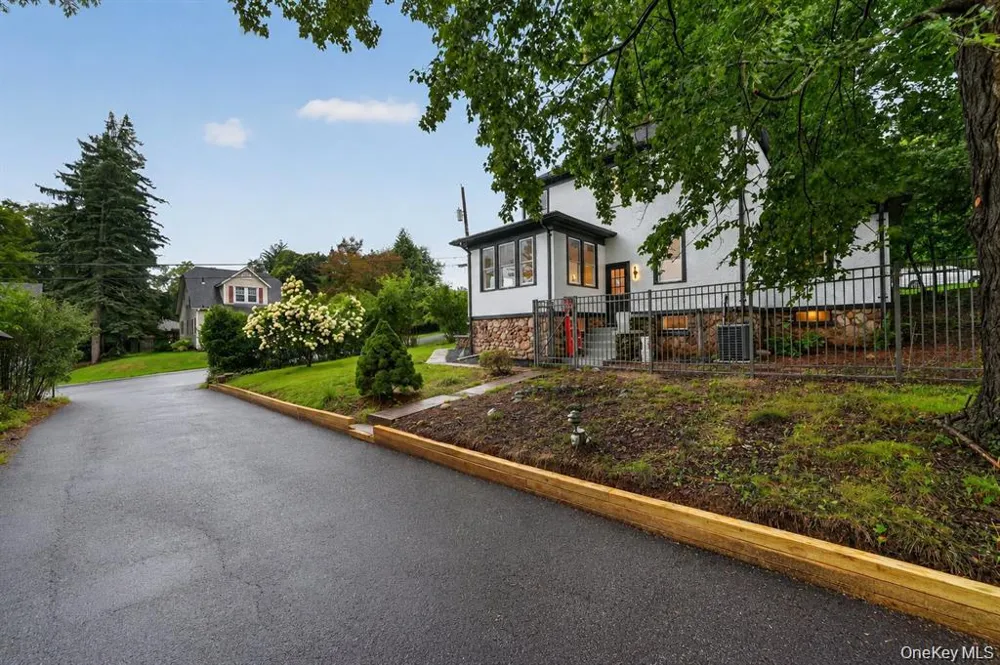 16 Maple Avenue West Nyack, NY 10994