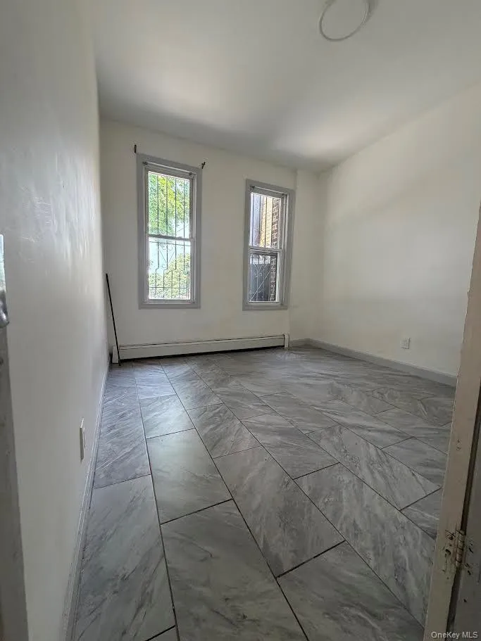 21519 Jamaica Jamaica Queens Village North, NY 11428