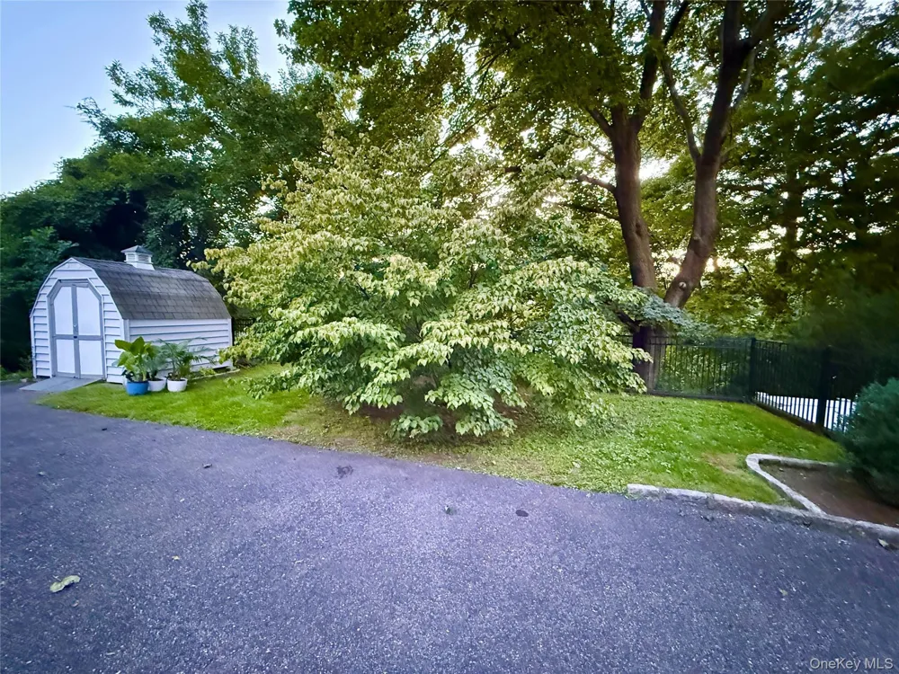 413 Fort Washington Avenue Hawthorne, NY 10532