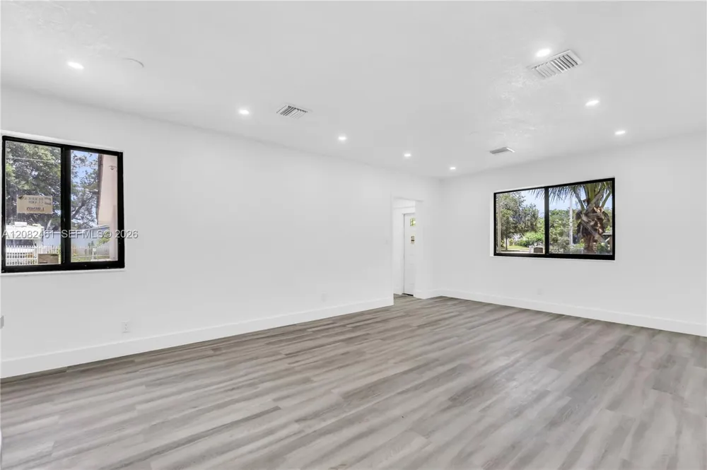 3300 SW 40th Ave West Park, FL 33023