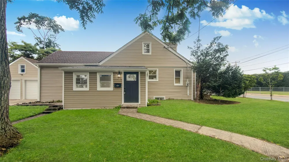 1180 Woodfield Road Rockville Centre, NY 11570