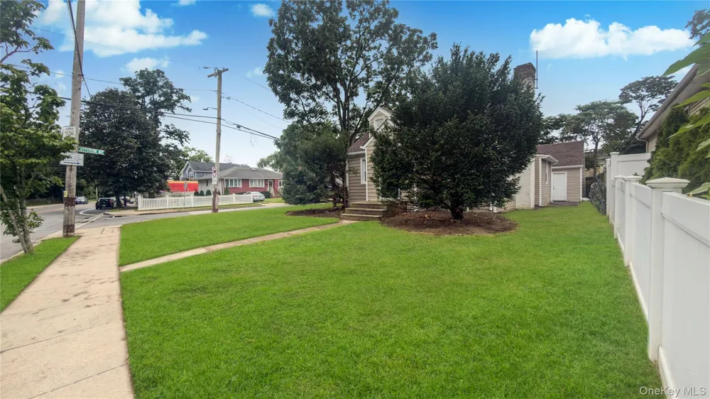 1180 Woodfield Road Rockville Centre, NY 11570